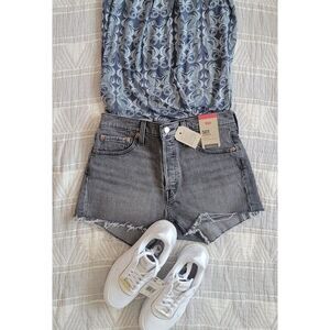 NIB 501 levis short jeans women‎ size 28